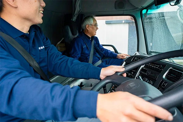 社員インタビュー：石油輸送ドライバーIさん