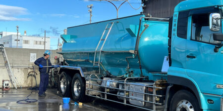 日常の洗車が、信頼と安全を支えています